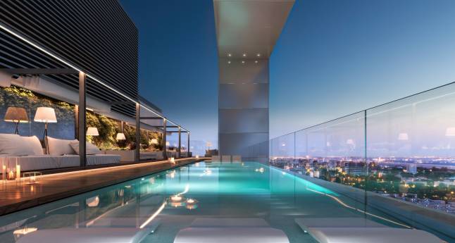 Skyline piscina rooftop